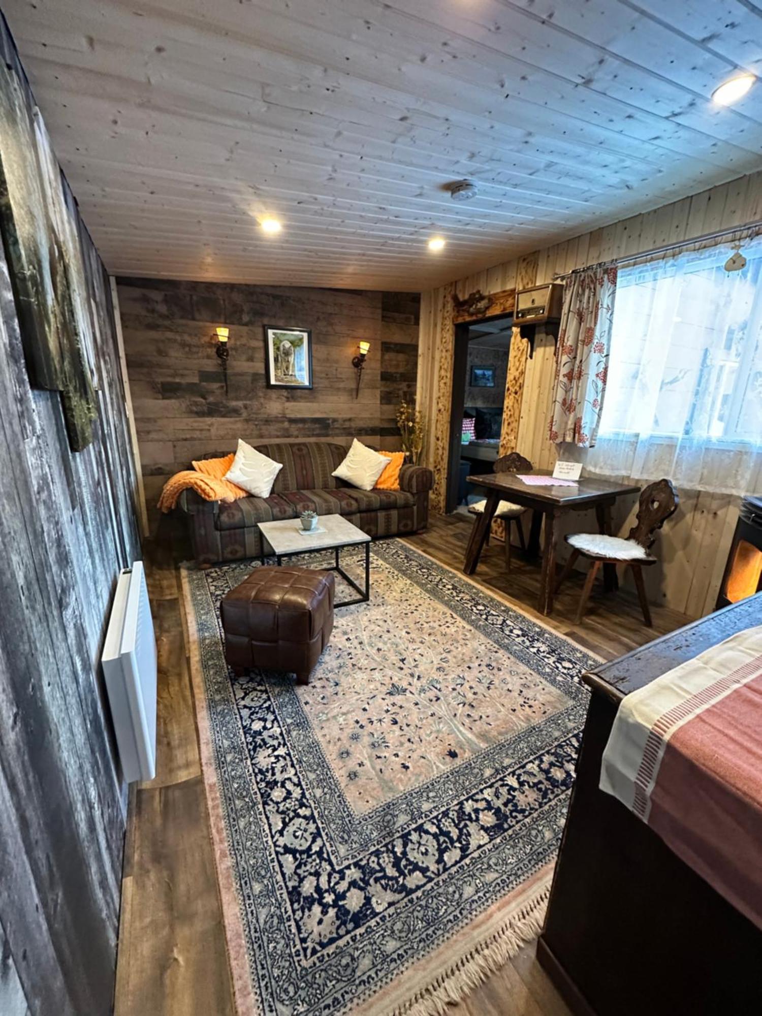 Guesthouse Austria Stewart Bagian luar foto